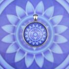 Torokcsakra medál-kulcstartó 33mm x 8mm Letisztult