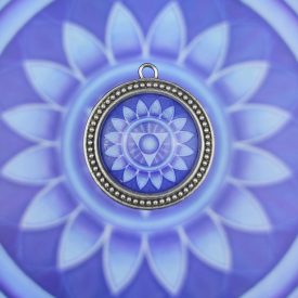 Torokcsakra medál 39mm x 10mm Gyöngysoros