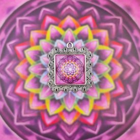 Koronacsakra medál 40mm x 9mm Virágos