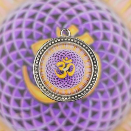 Om, Aum szimbólum medál 39mm x 10mm Gyöngysoros