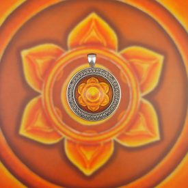 Nemi csakra medál 35mm x 13mm Szirmos, magas lencsés