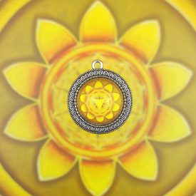 Köldökcsakra medál 36mm x 13mm Hullámos, magas lencsés