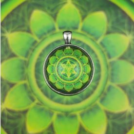   Szívcsakra medál-kulcstartó 33mm x 15mm Letisztult, magas lencsés