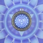 Torokcsakra medál 36mm x 13mm Hullámos, magas lencsés