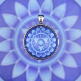 Torokcsakra medál 39mm x 15mm Gyöngysoros, magas lencsés