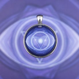   Homlokcsakra medál-kulcstartó 33mm x 15mm Letisztult, magas lencsés